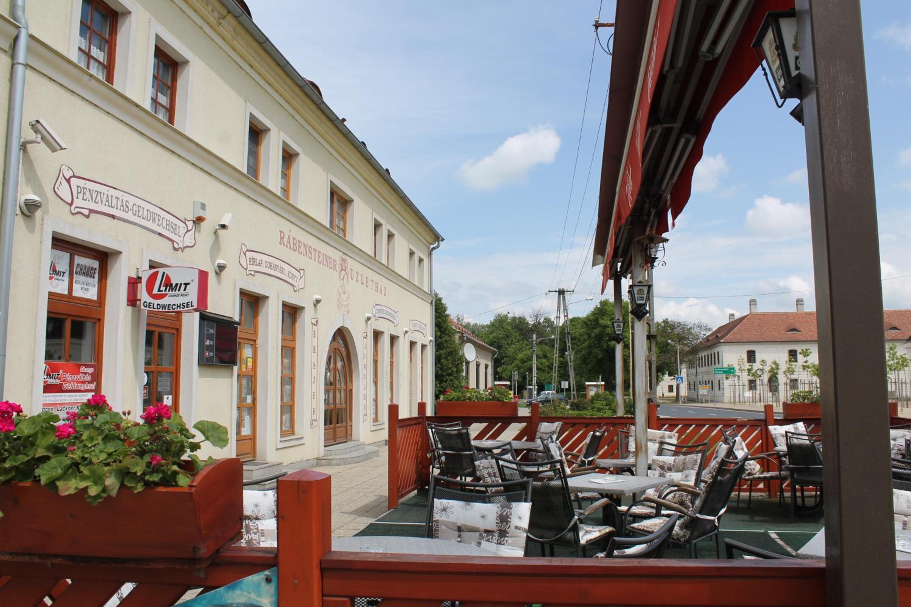 Photo 28
