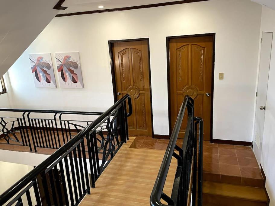 Charming 3-Bedroom Country Farm Home Pool ParkSprings Lipa