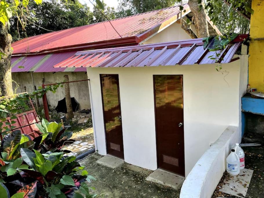 Charming 3-Bedroom Country Farm Home Pool ParkSprings Lipa