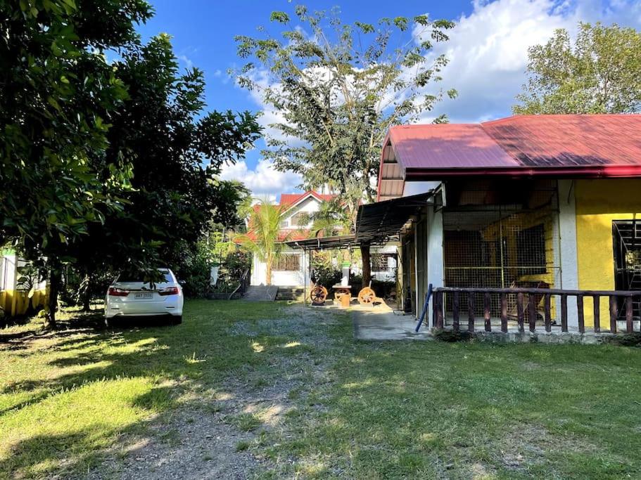 Charming 3-Bedroom Country Farm Home Pool ParkSprings Lipa
