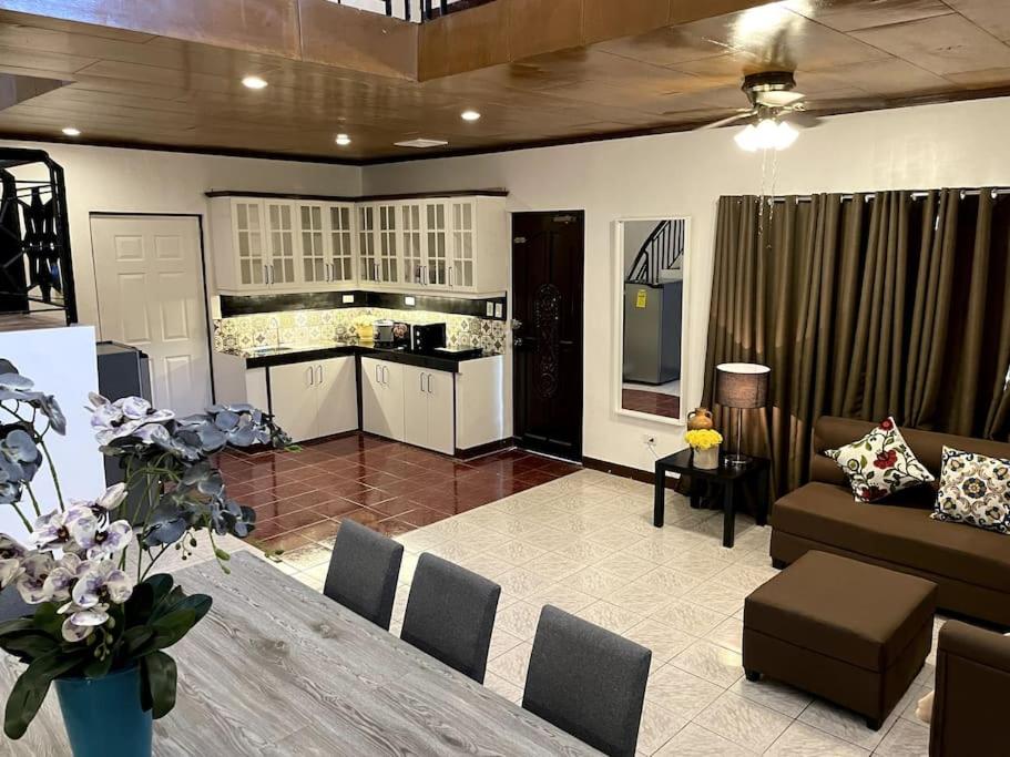 Charming 3-Bedroom Country Farm Home Pool ParkSprings Lipa