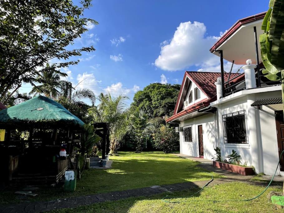 Charming 3-Bedroom Country Farm Home Pool ParkSprings Lipa