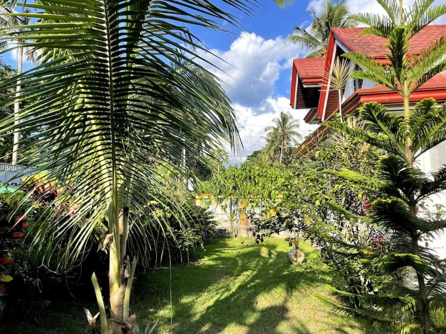 Charming 3-Bedroom Country Farm Home Pool ParkSprings Lipa