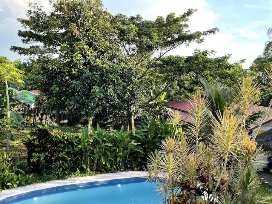 Charming 3-Bedroom Country Farm Home Pool ParkSprings Lipa