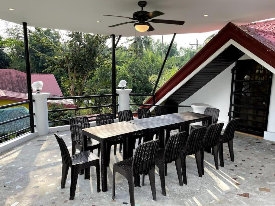 Charming 3-Bedroom Country Farm Home Pool ParkSprings Lipa