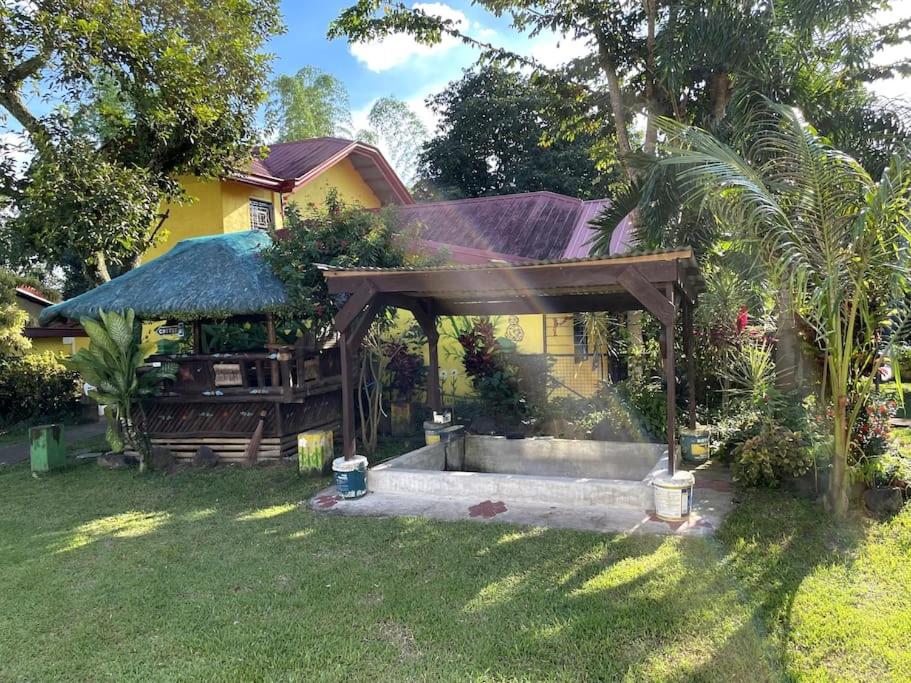 Charming 3-Bedroom Country Farm Home Pool ParkSprings Lipa