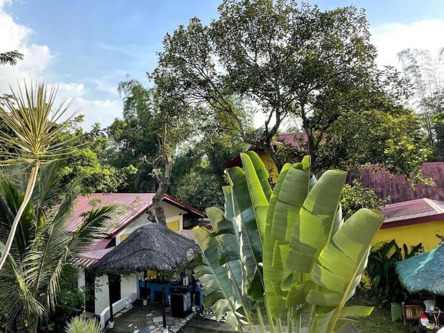 Charming 3-Bedroom Country Farm Home Pool ParkSprings Lipa