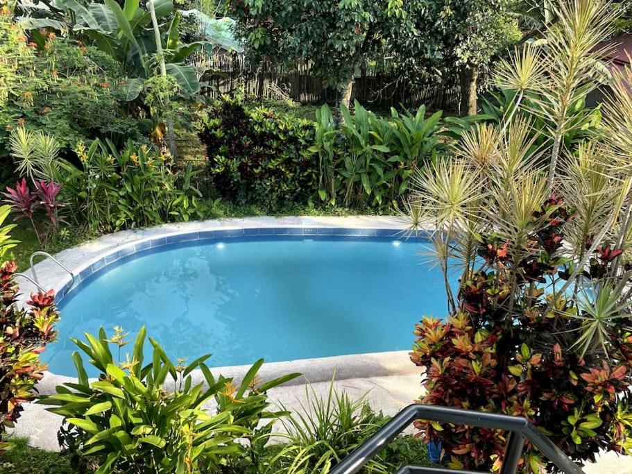 Charming 3-Bedroom Country Farm Home Pool ParkSprings Lipa