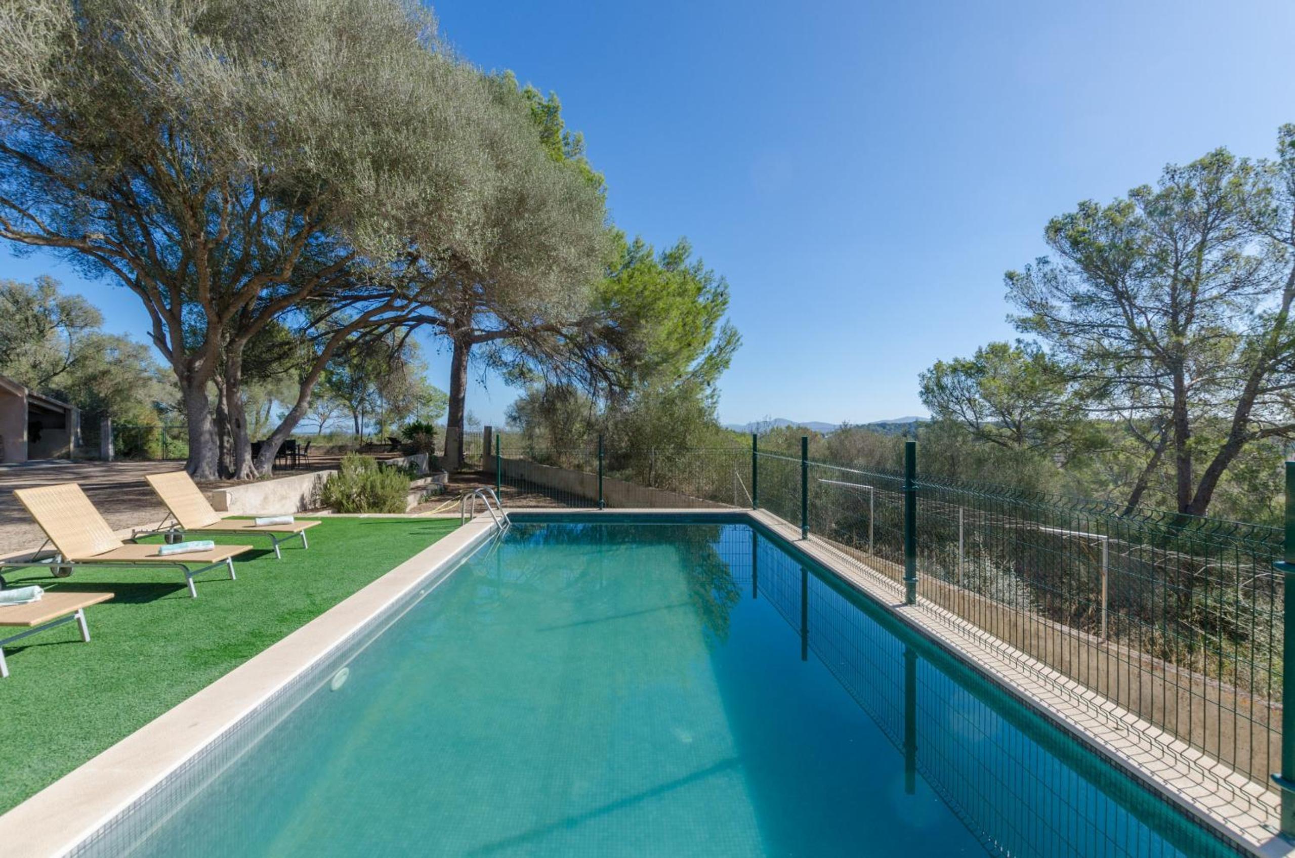 YourHouse Llampi, quiet villa in the countryside with private pool