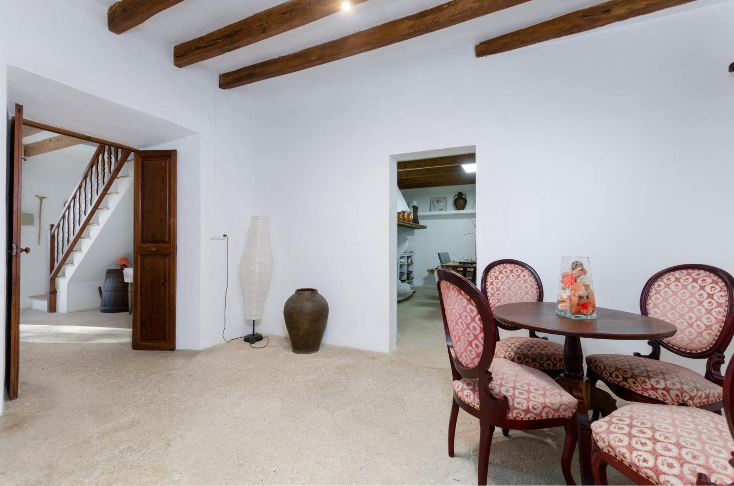 YourHouse Llampi, quiet villa in the countryside with private pool