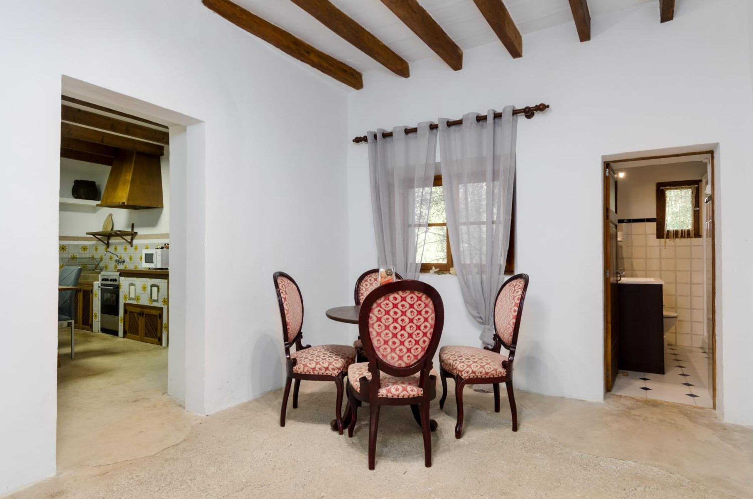 YourHouse Llampi, quiet villa in the countryside with private pool