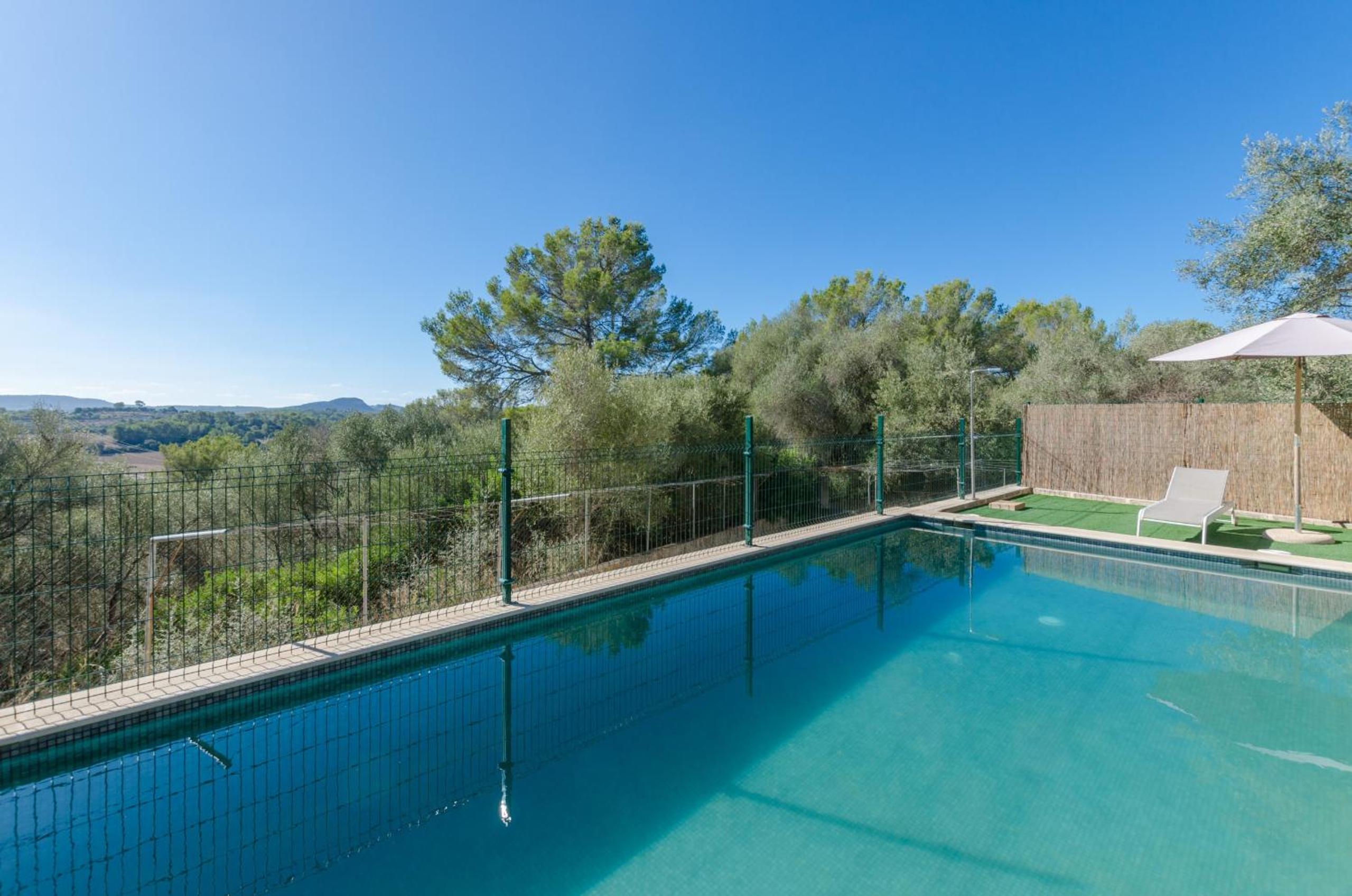 YourHouse Llampi, quiet villa in the countryside with private pool