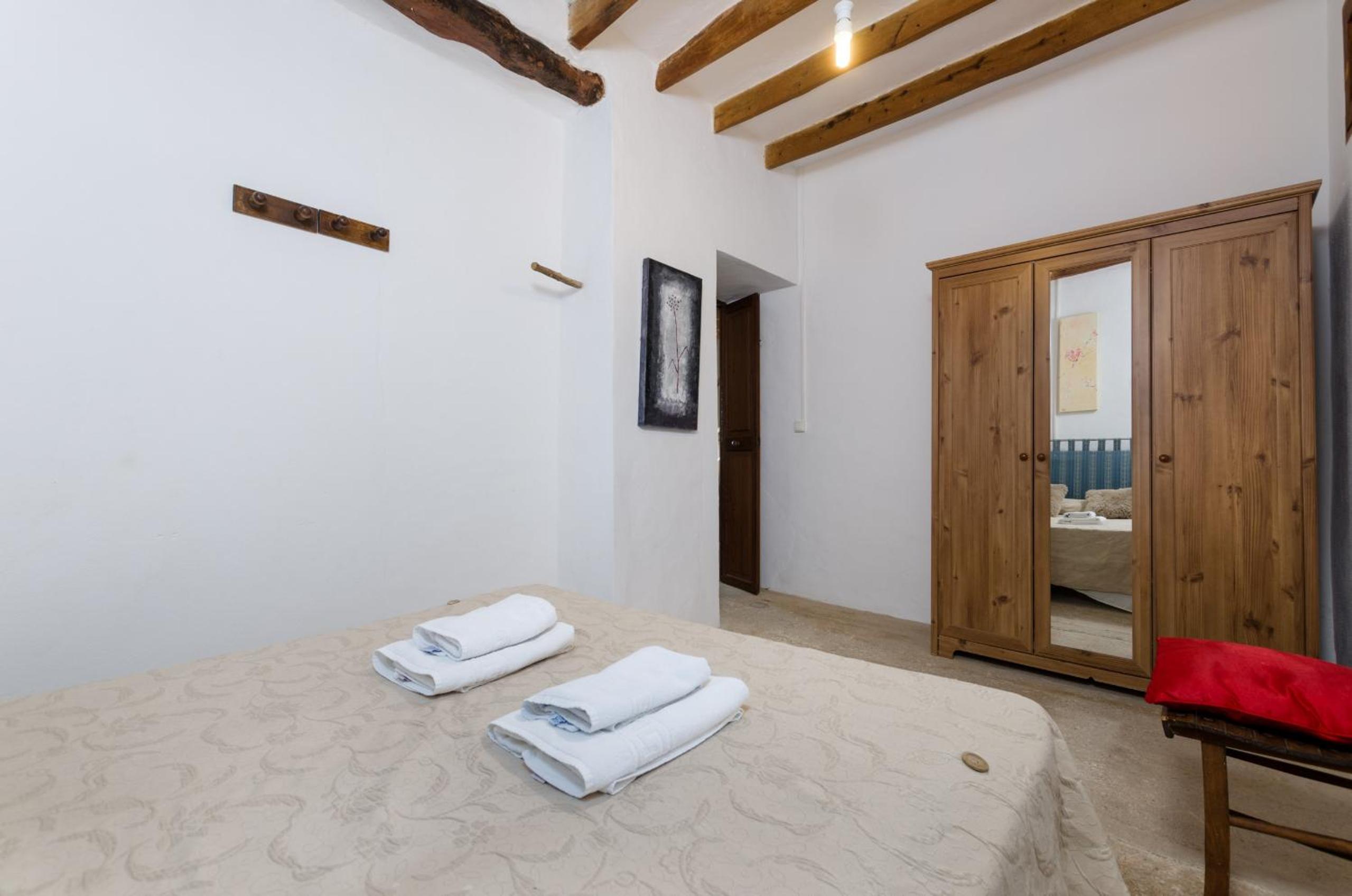 YourHouse Llampi, quiet villa in the countryside with private pool