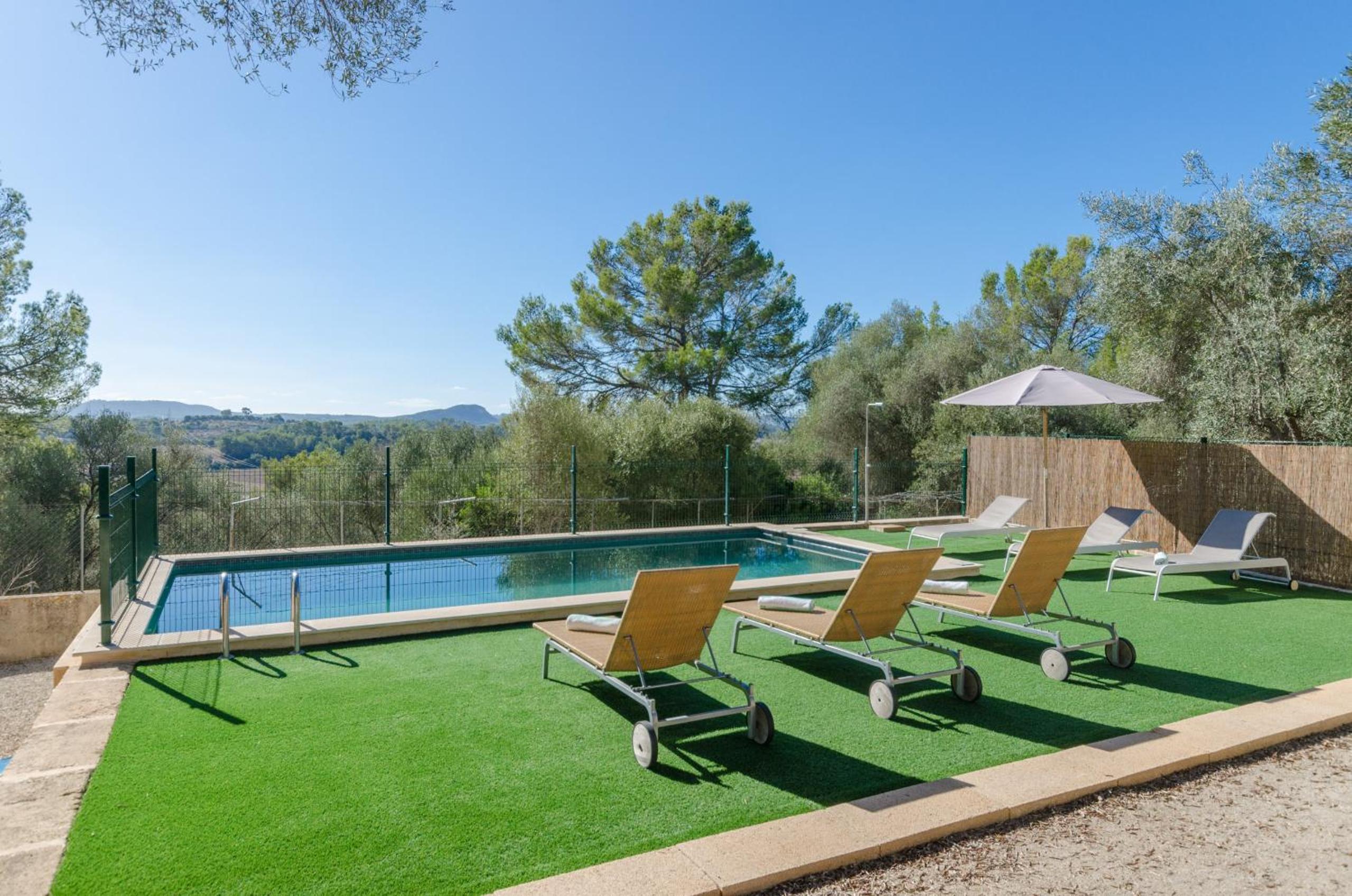 YourHouse Llampi, quiet villa in the countryside with private pool