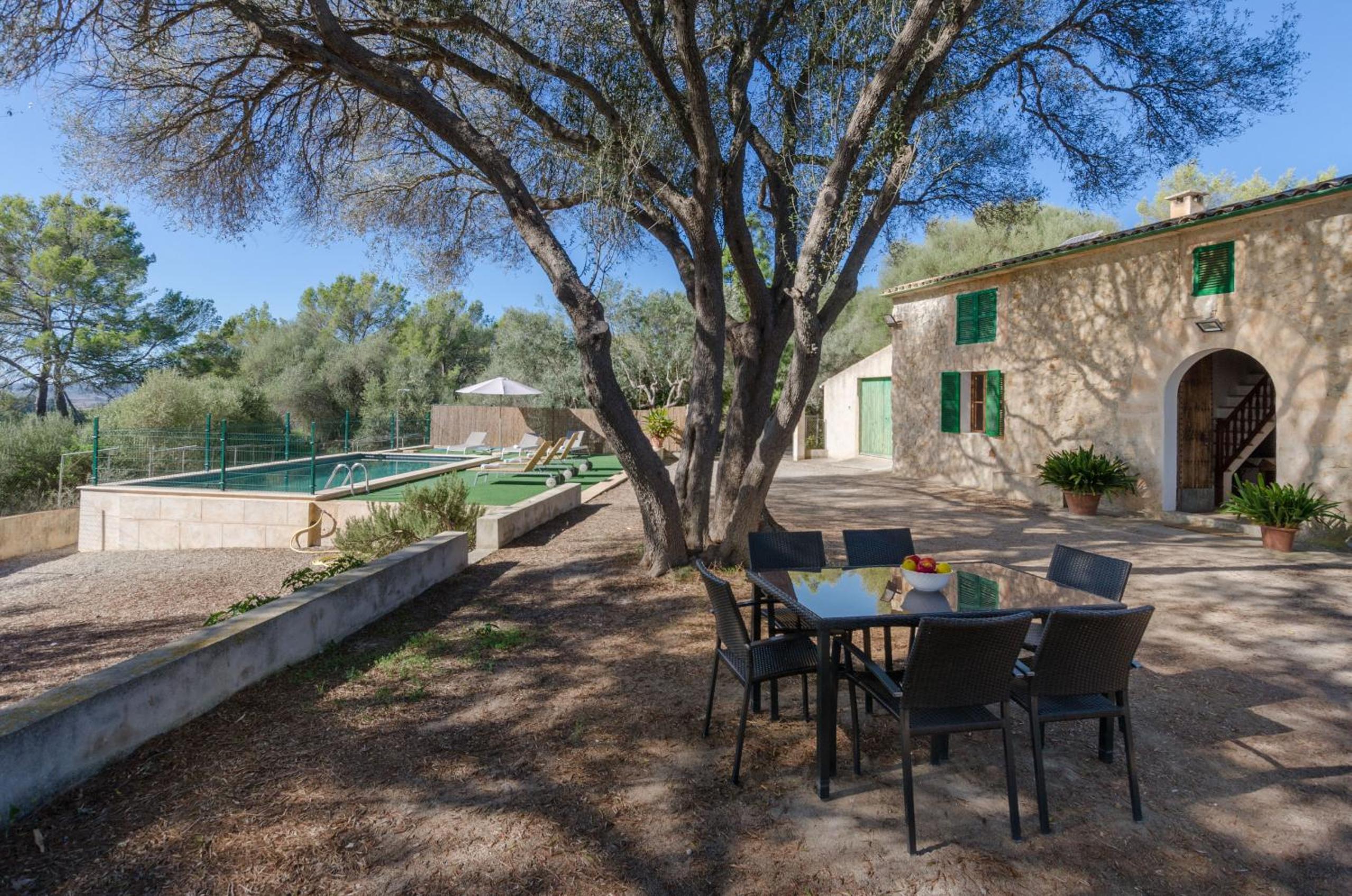 YourHouse Llampi, quiet villa in the countryside with private pool