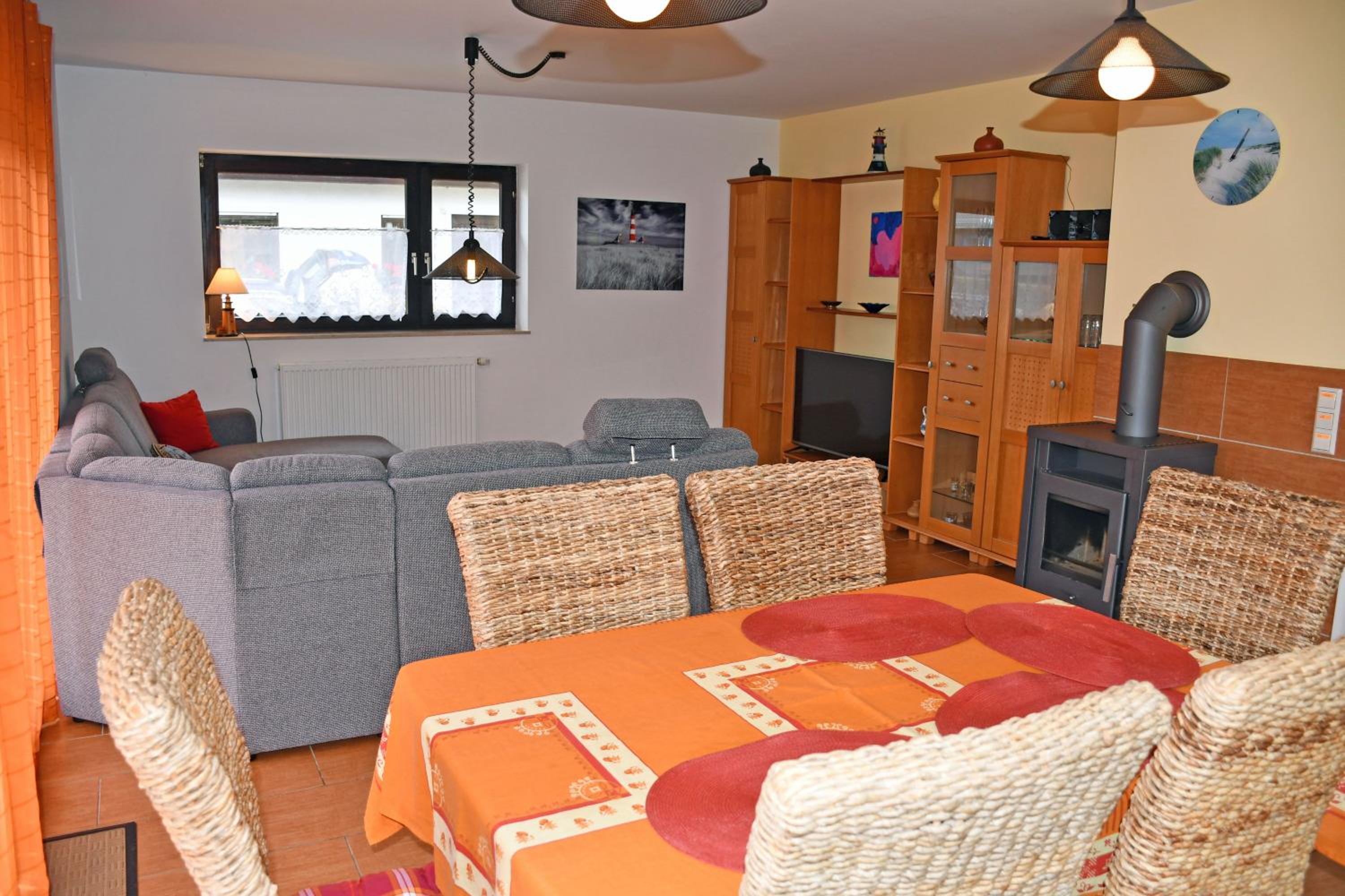 schönes Ferienhaus mit Kamin und Sauna im Ostseebad Sellin
