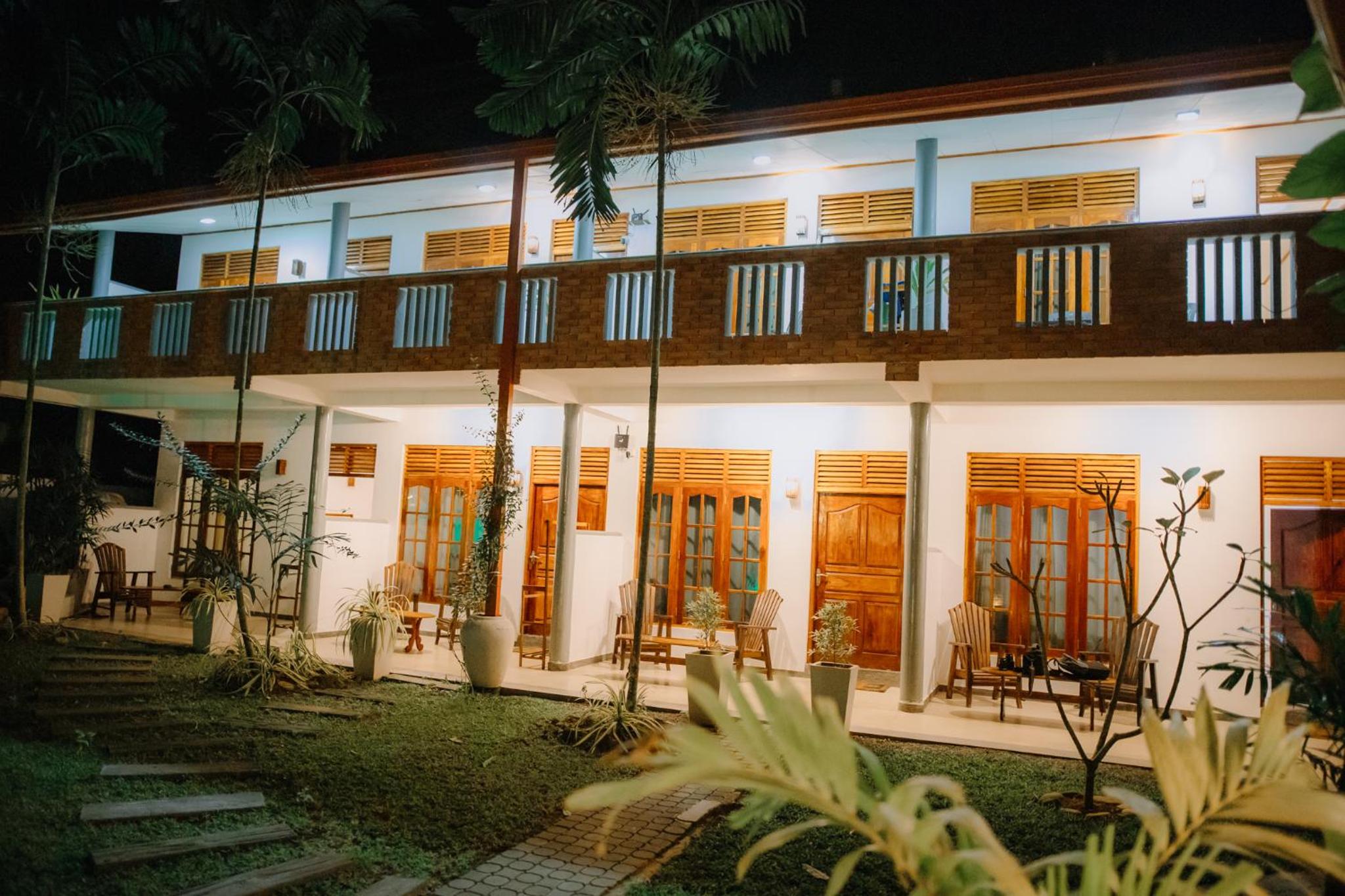 Hotel Celestial Inn - Image 1