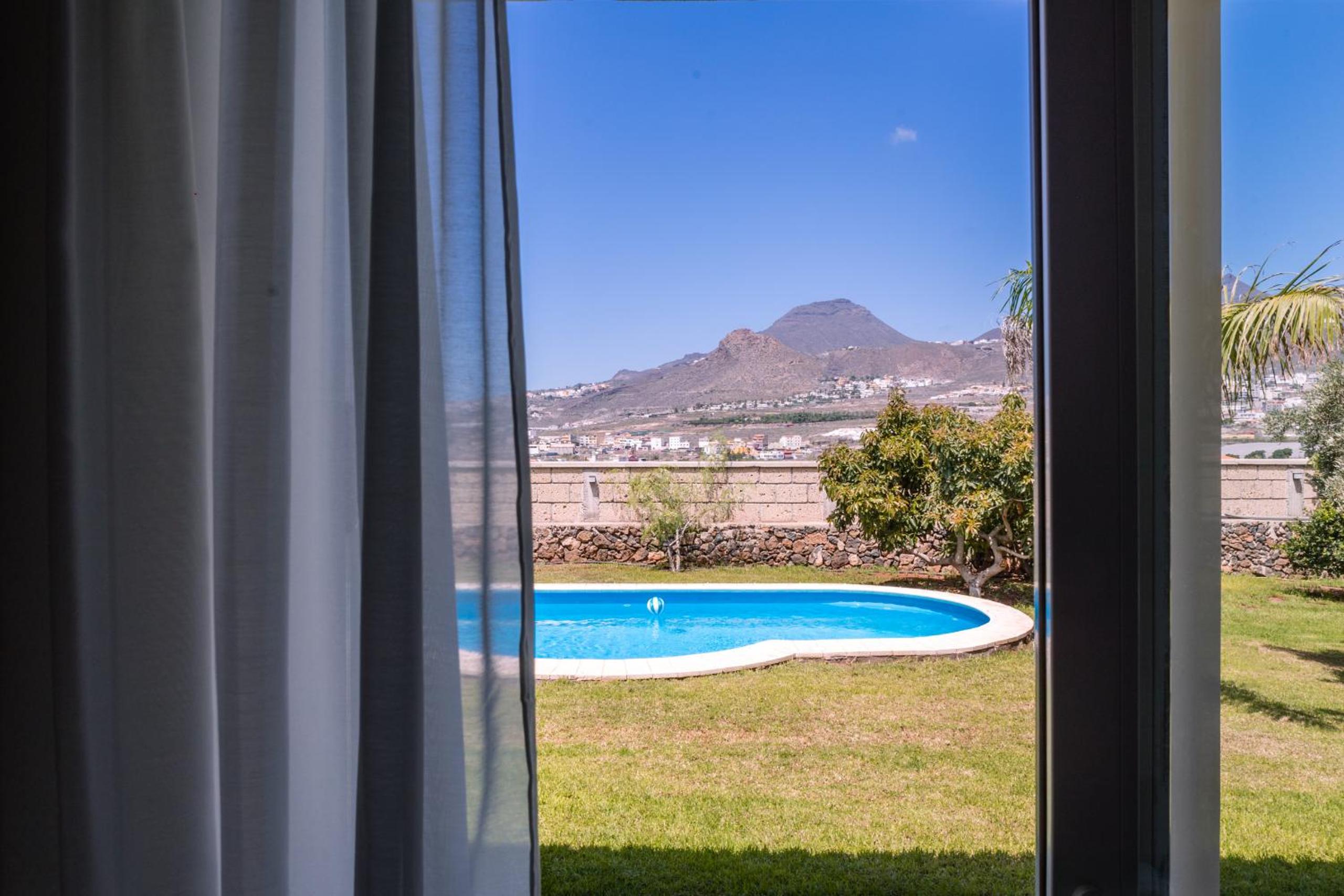 Modern Villa with private pool and mountain views