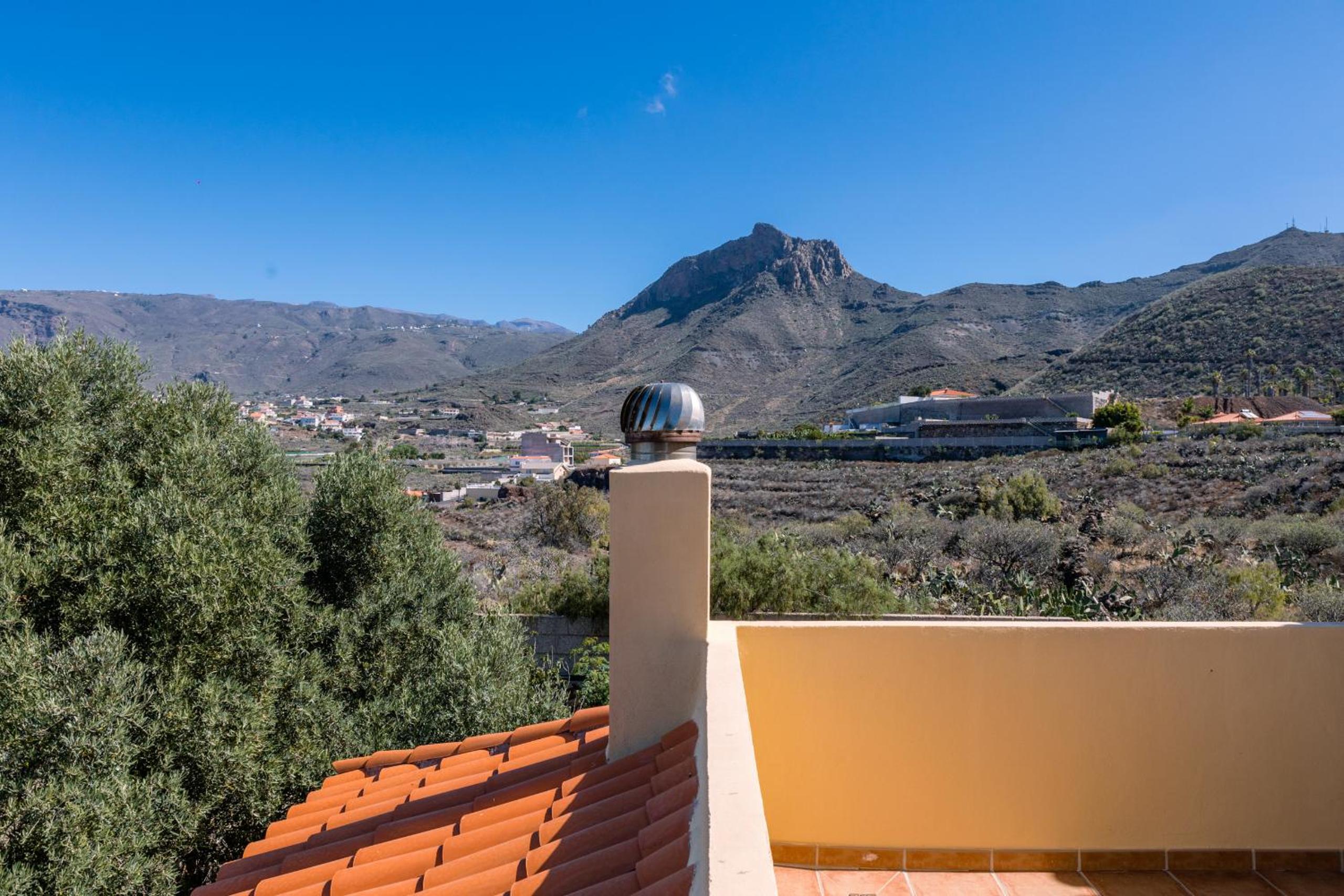 Modern Villa with private pool and mountain views
