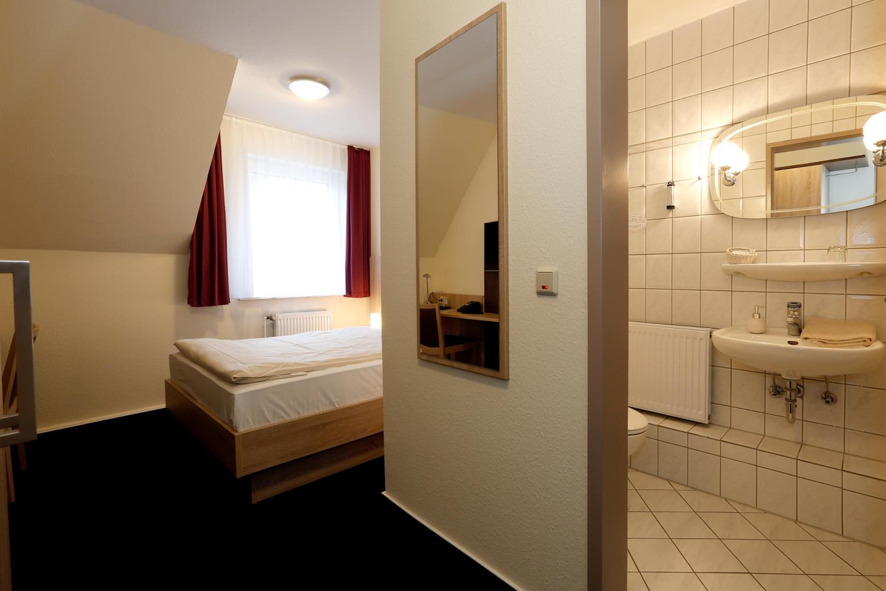 Hotel Stadt Kamen - Property Image 2