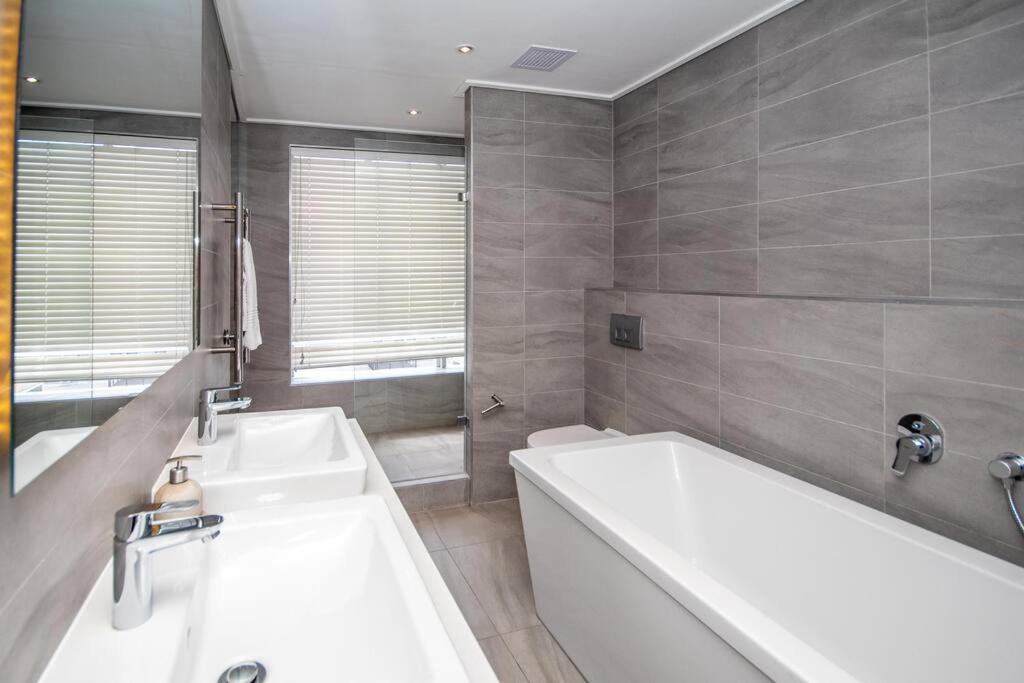2201 Pullman 3 bedroom penthouse view 3