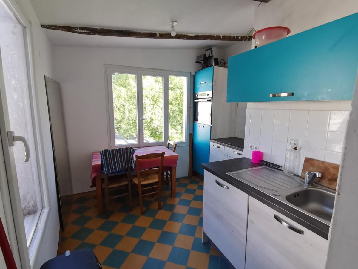 Mignon appartement sous les toits view 4