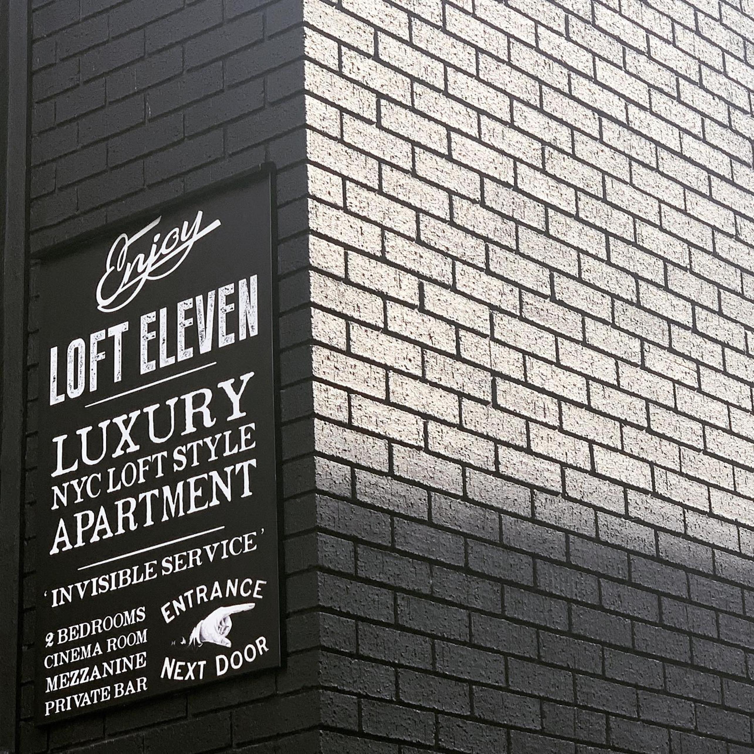 Loft 11 Stunning LUXURY NYC Loft Style Interior Designed 2BD Apartment EXCELLENT CITY CENTRE LOCATION Mezzanine Cinema Room Designer Furniture AMAZING SPAC
