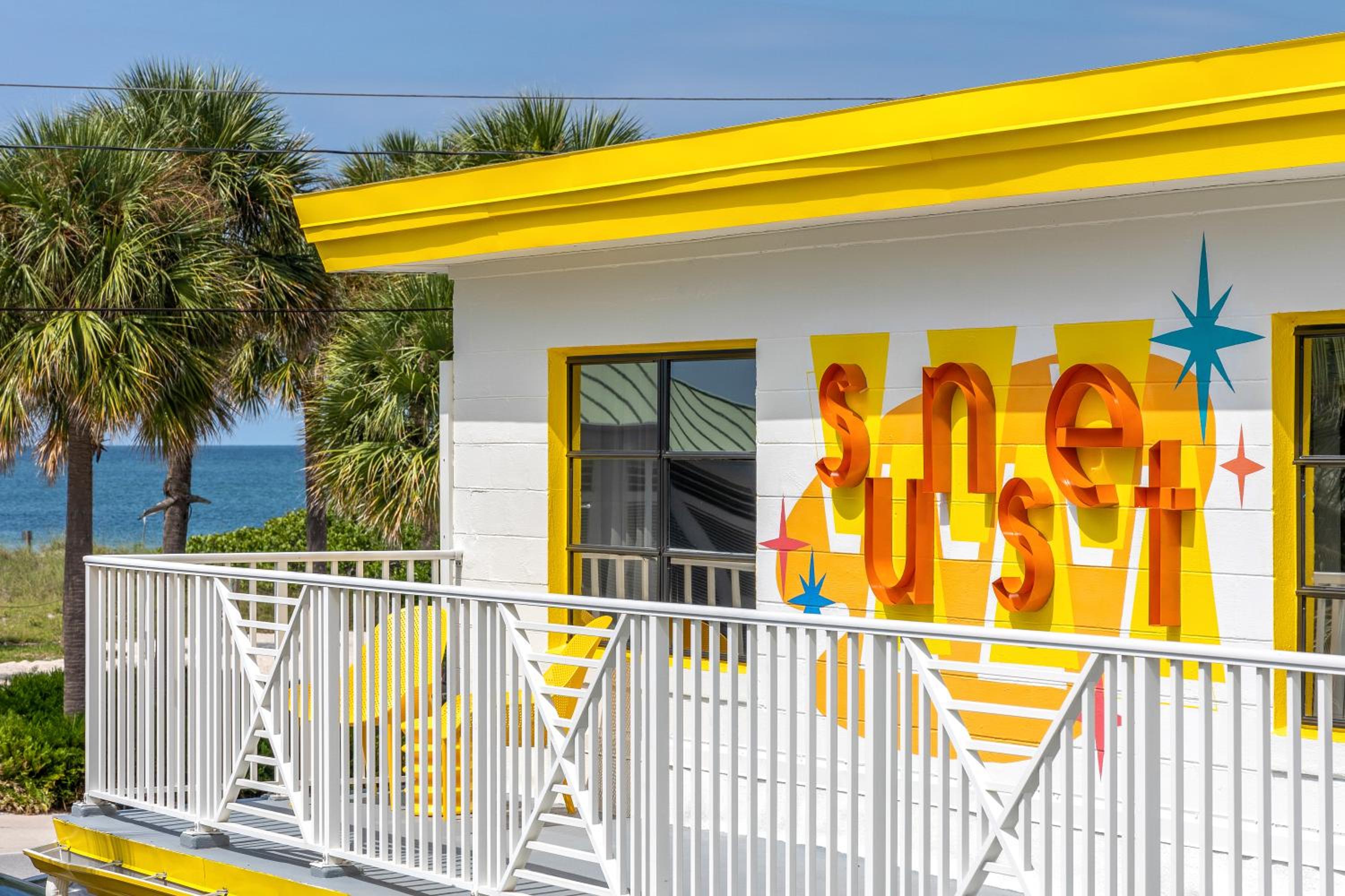 Sunset Inn and Cottages