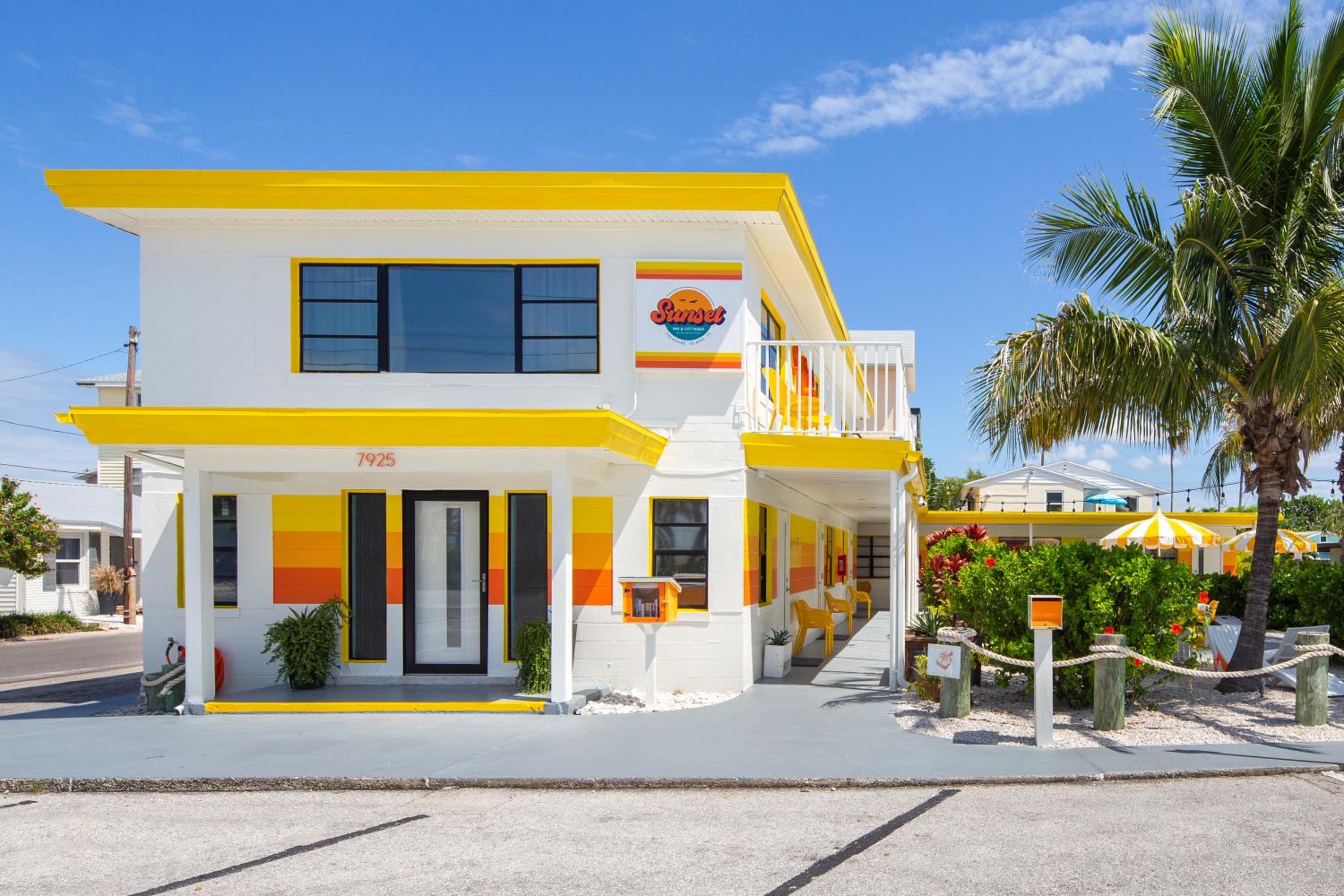 Sunset Inn and Cottages