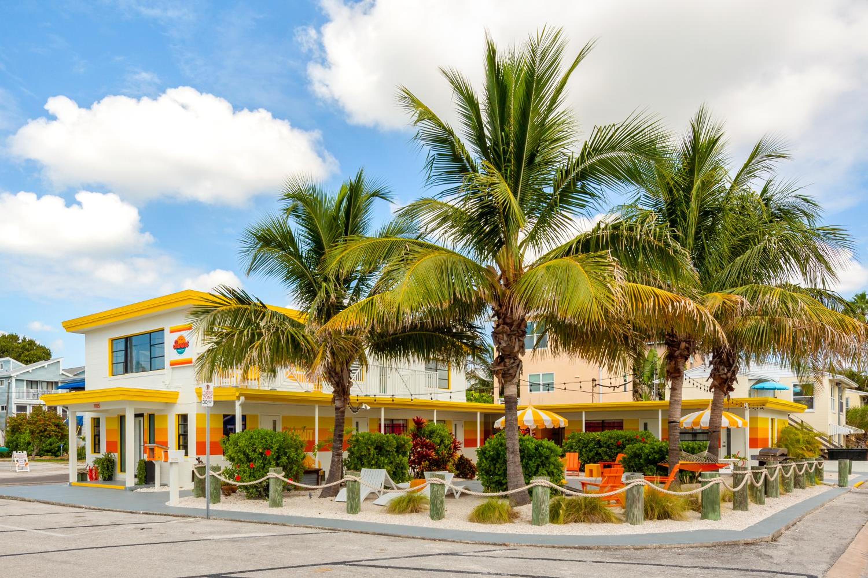 Sunset Inn and Cottages