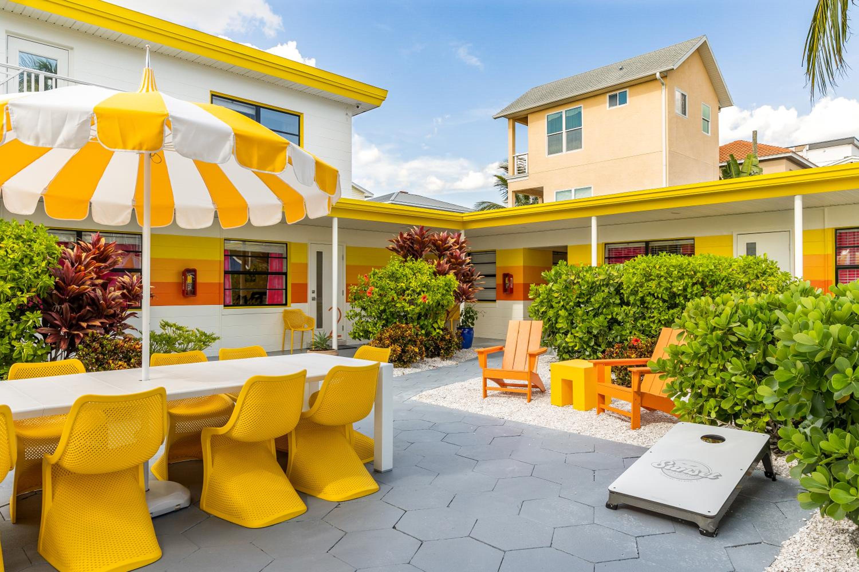 Sunset Inn and Cottages