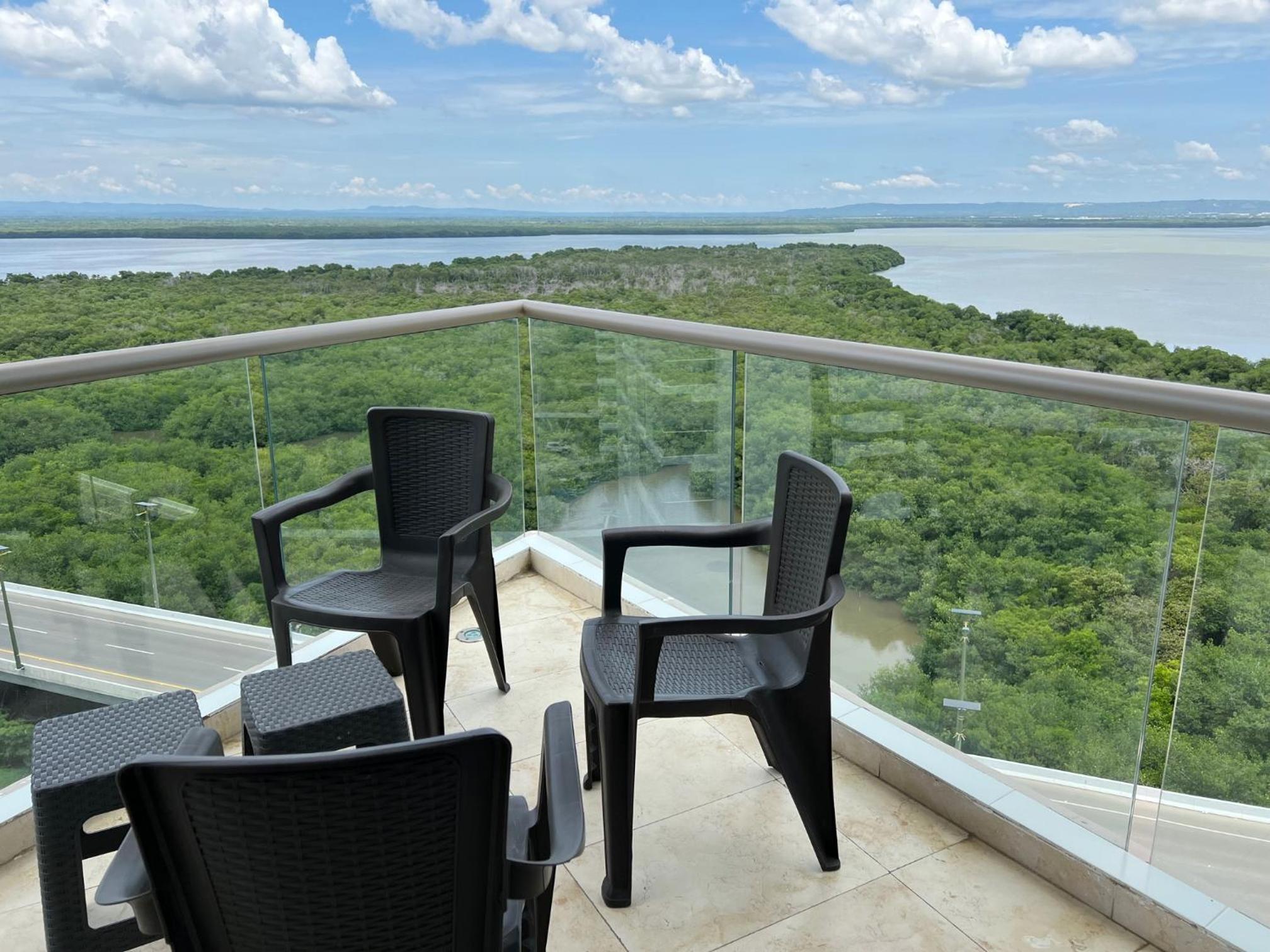 Beachfront Apartment at Radisson Hotel
