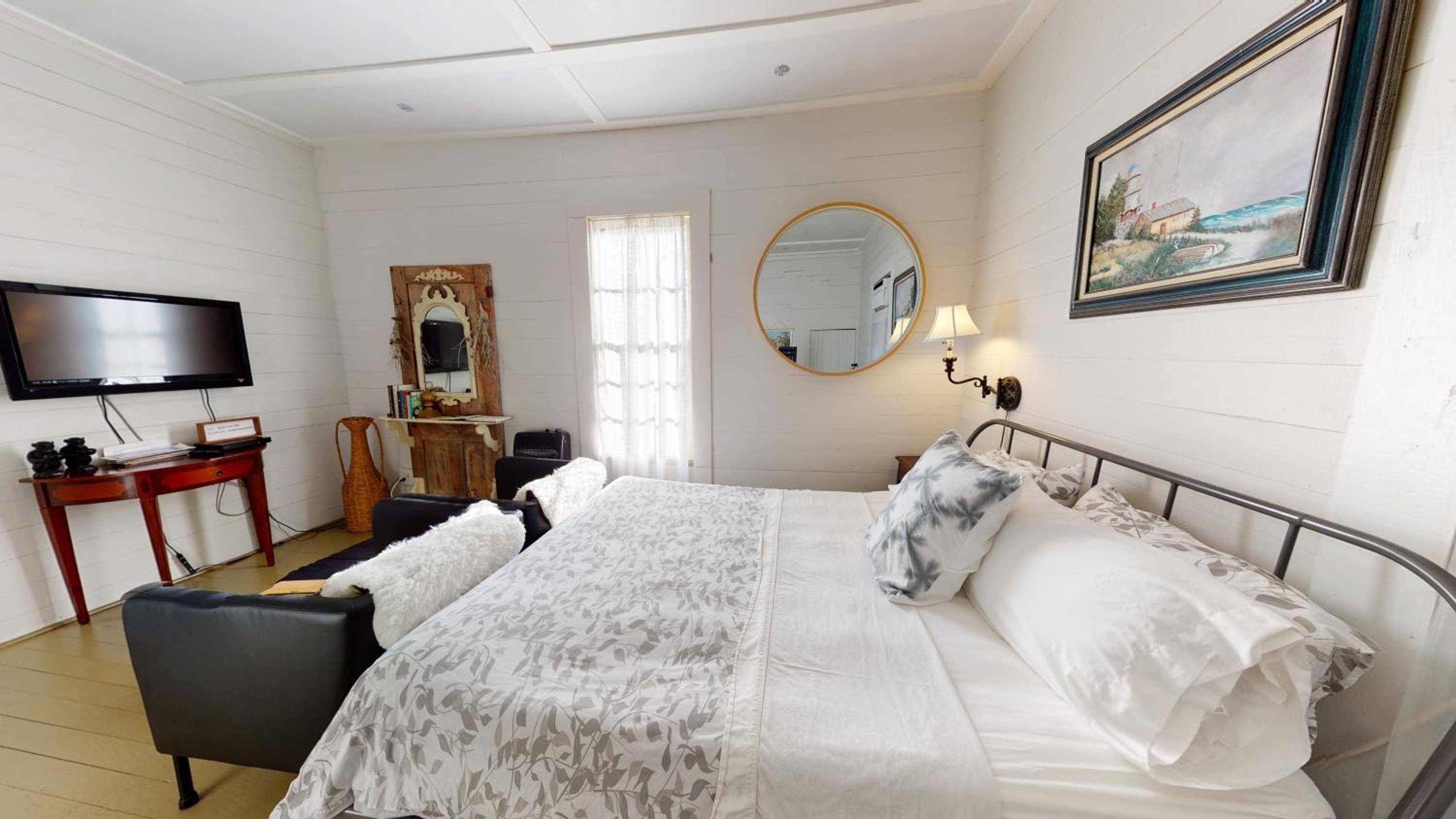 Eufaula Vacations - THE FARMHOUSE private apartments - Property Image 1