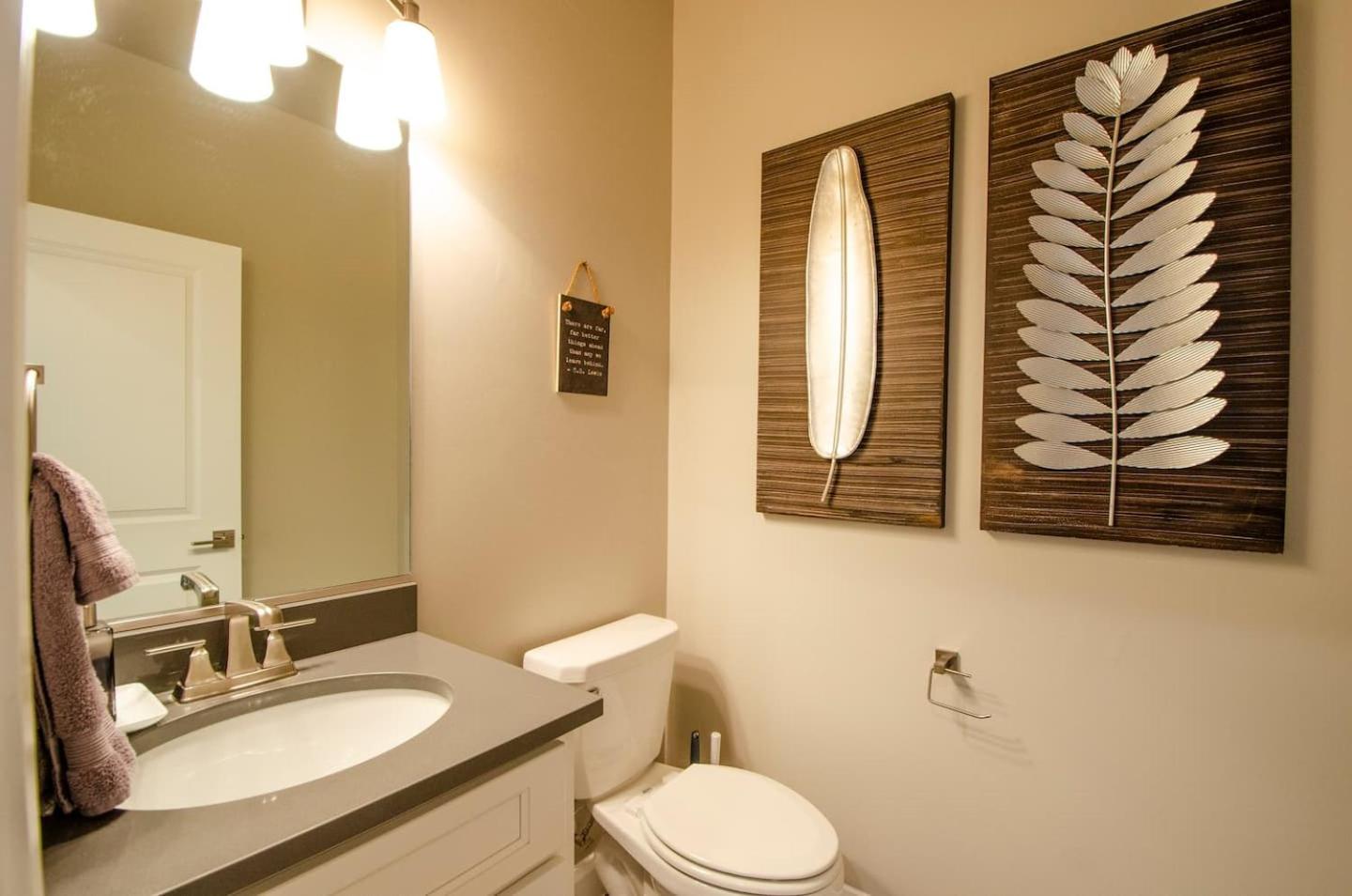 RedHills Retreat Near Zion Golf Pool Spa Access view 5