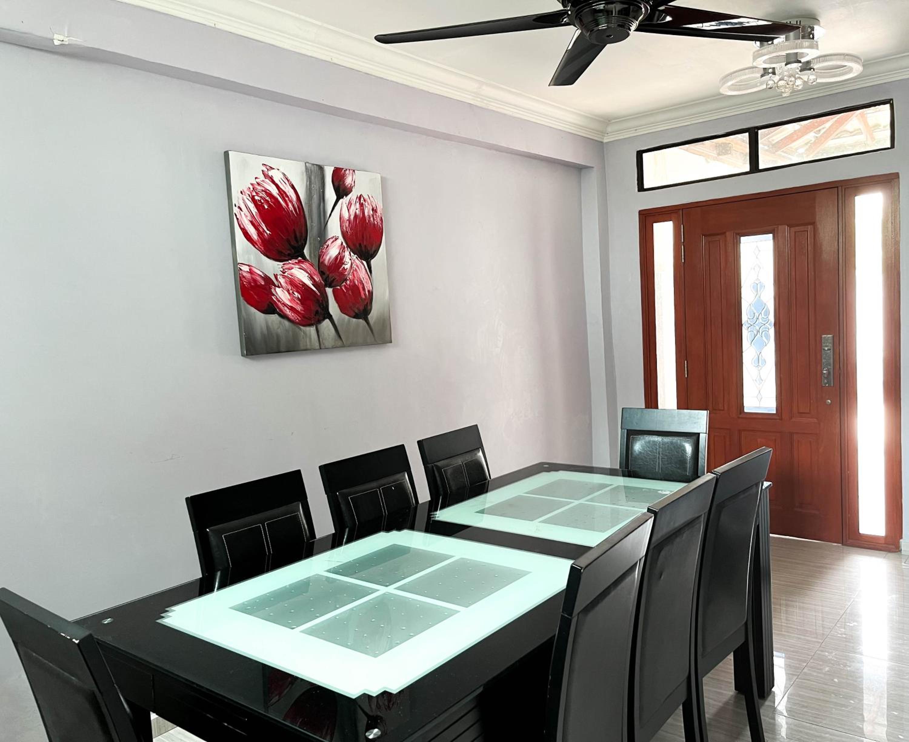 Muar Homestay [Located at Sabak Awor Seafood Court] photo 5