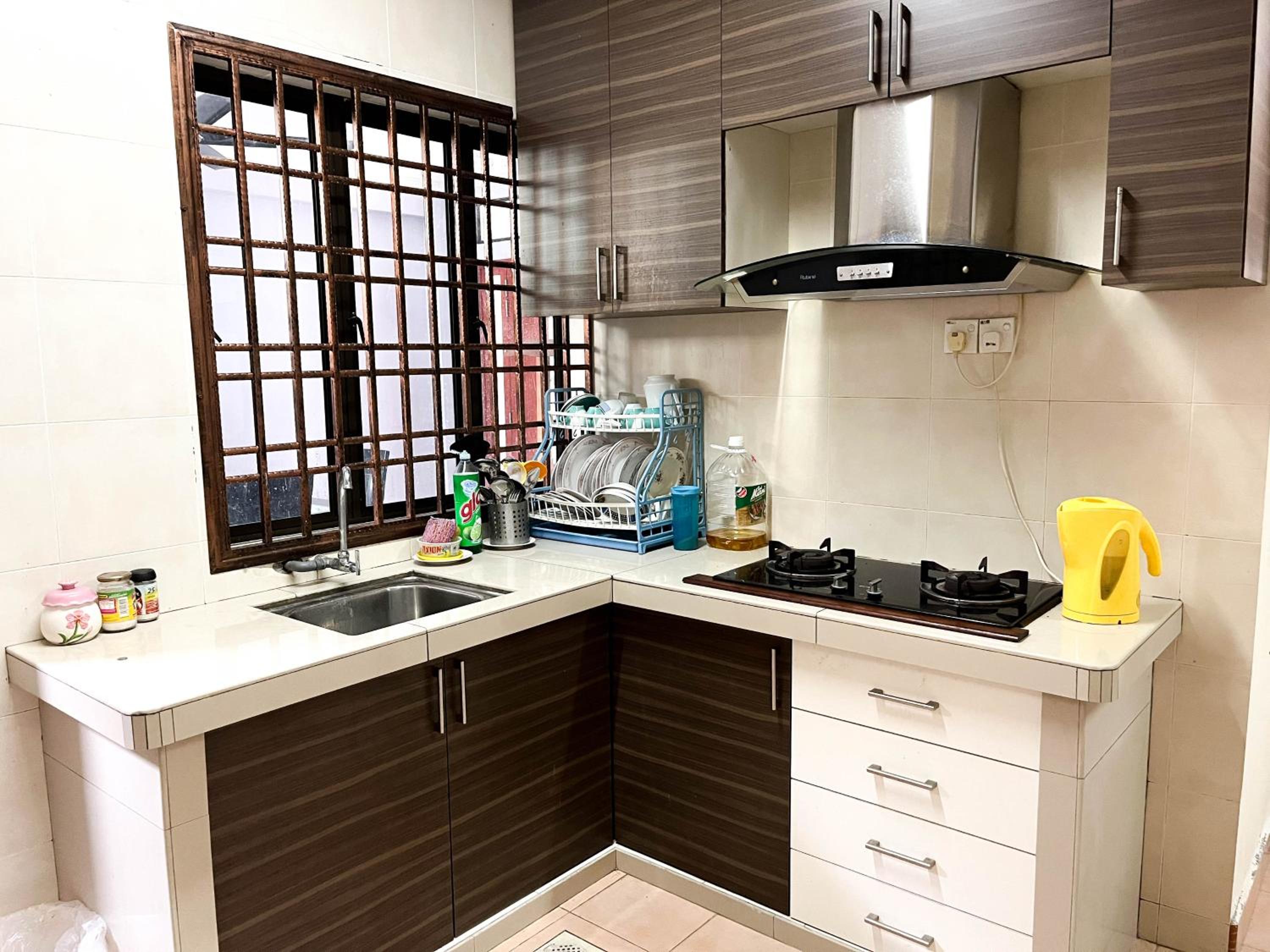 Muar Homestay [Located at Sabak Awor Seafood Court] photo 7