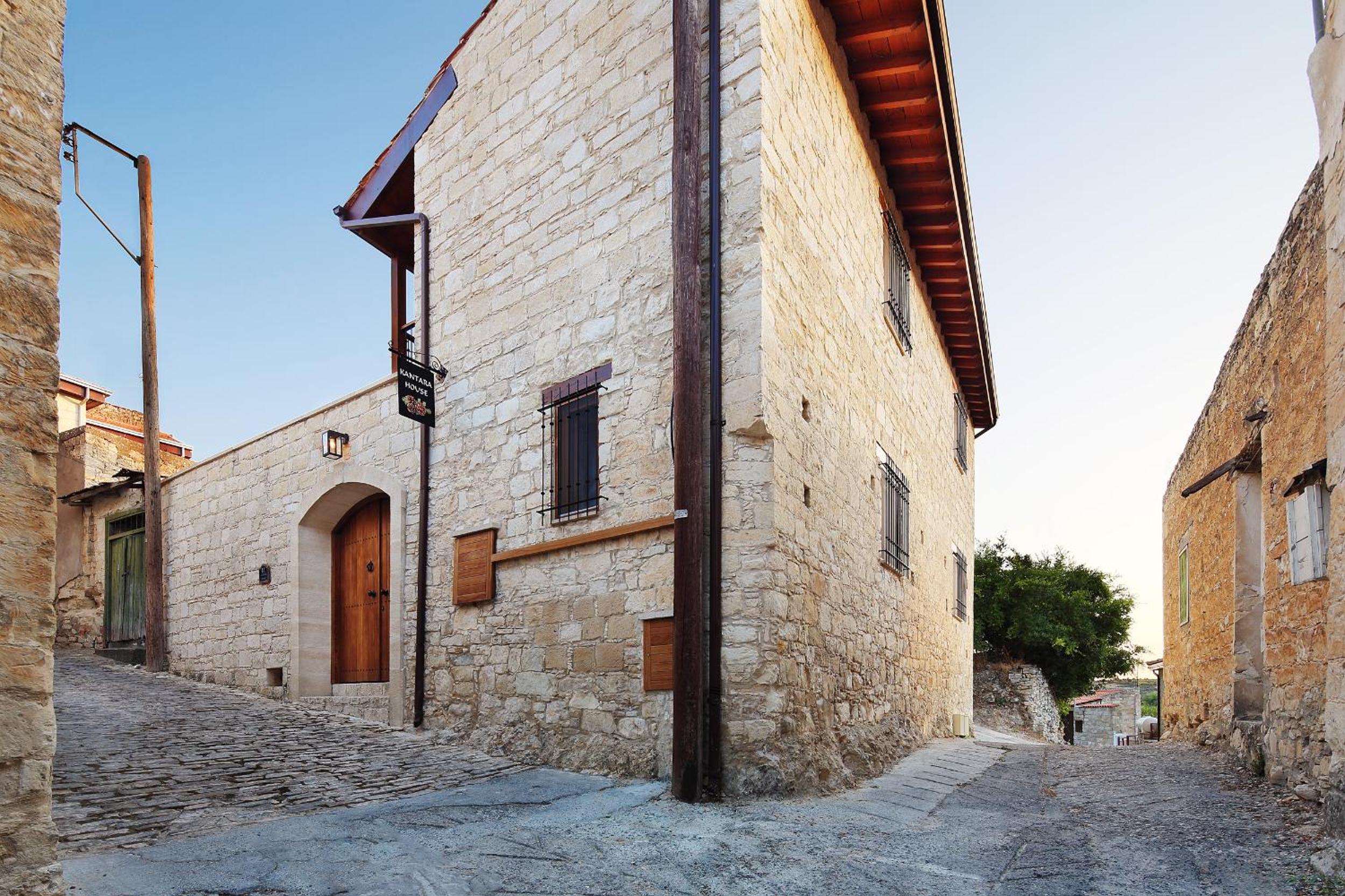 KANTARA HOUSE - A Rural Retreat of Comfort & Class!