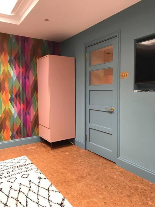 Stylish Notting Hill Air Conditioned studio