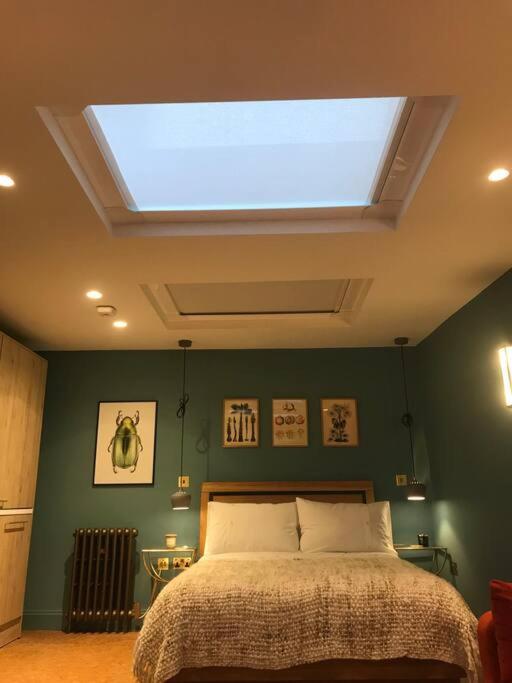Stylish Notting Hill Air Conditioned studio
