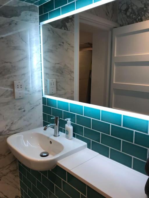 Stylish Notting Hill Air Conditioned studio