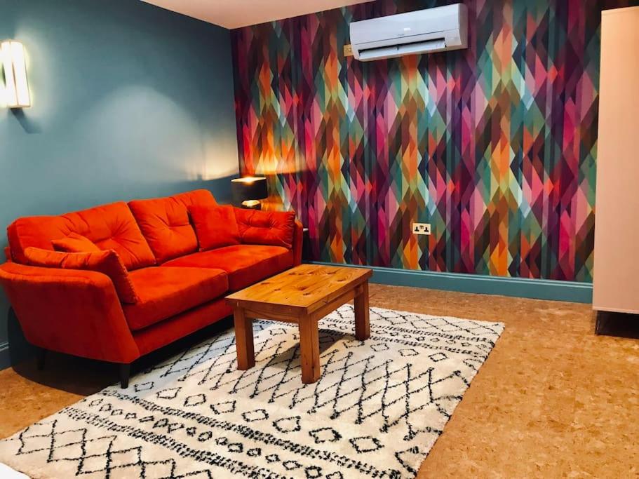 Stylish Notting Hill Air Conditioned studio