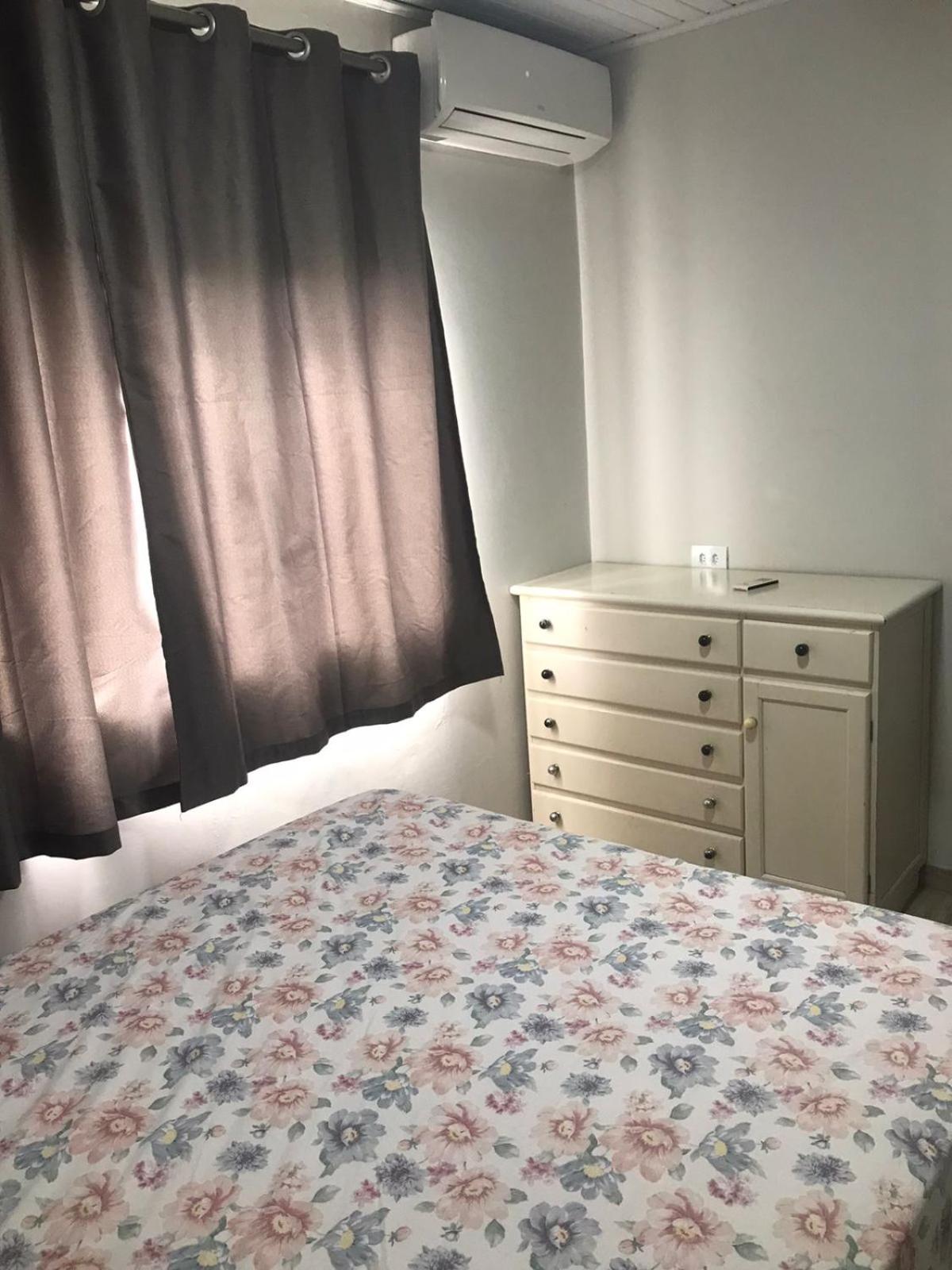 Casa com 2 quartos agradáveis com ar condicionado