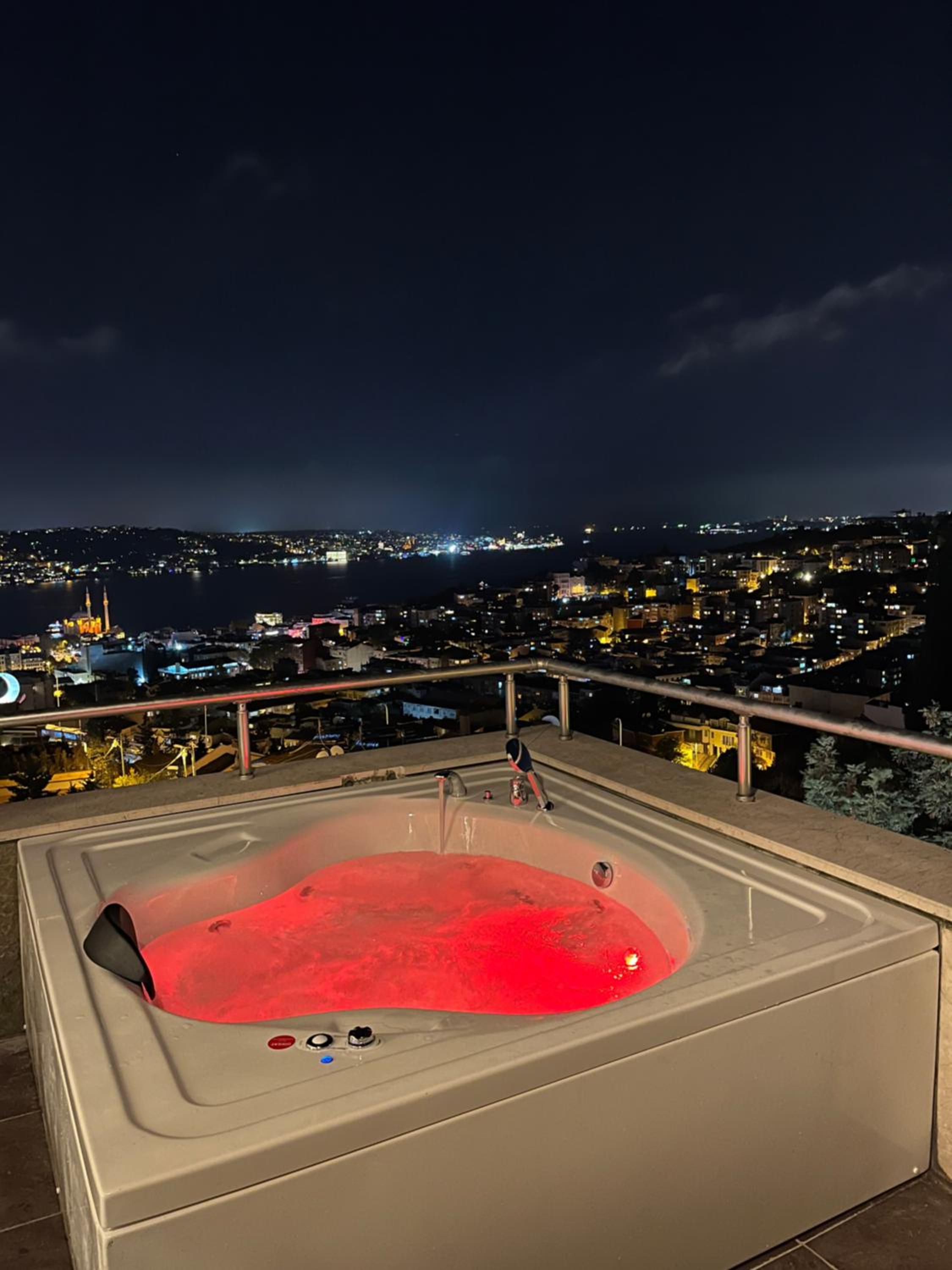 Class Hotel Bosphorus With Jacuzzi - Image 6