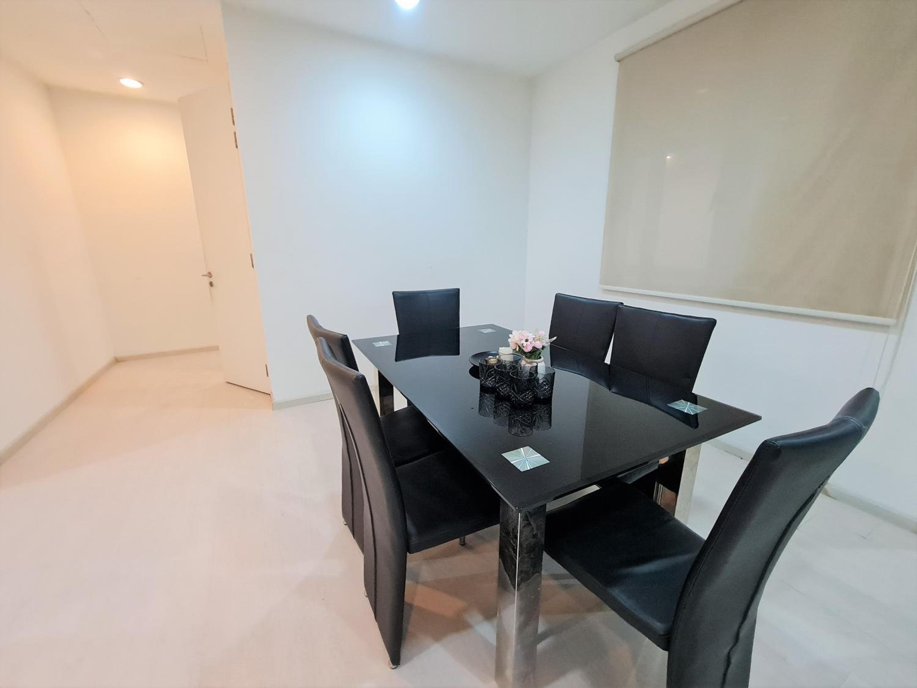 KLCC Binjai 8 Premium Soho Apartment by Sarah's Lodge