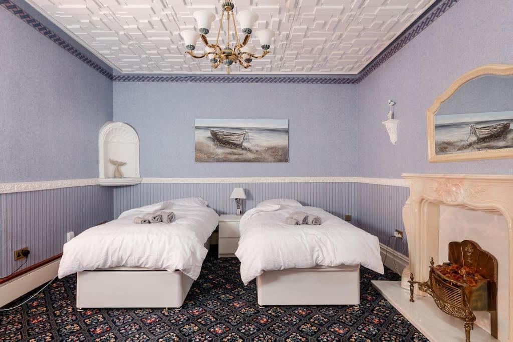 Beautiful 'Mayfield' Villa with private pool! view 3