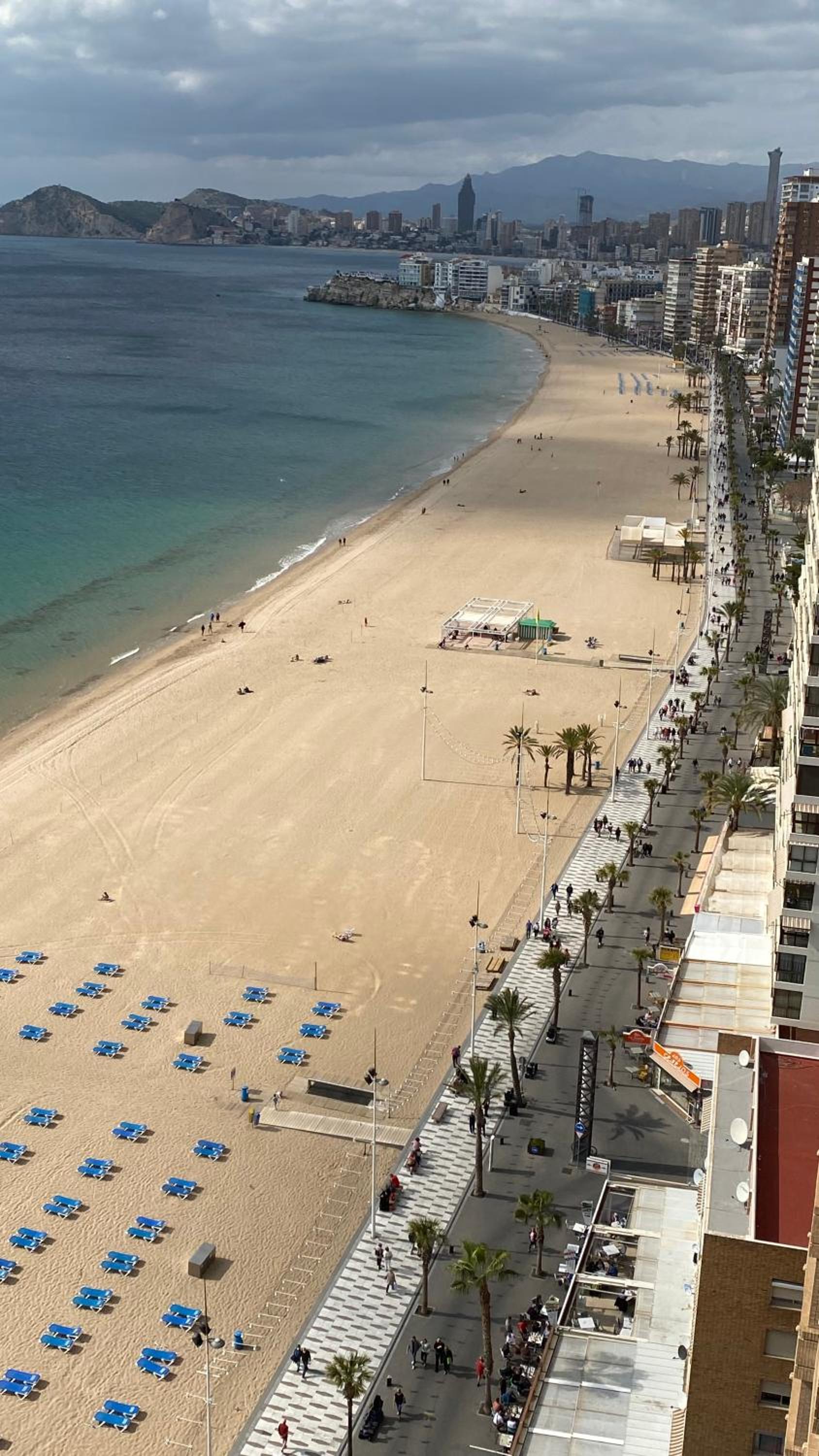SOLYMAR LEVANTE Apartamento Completo con Piscina y Parking Comunitario