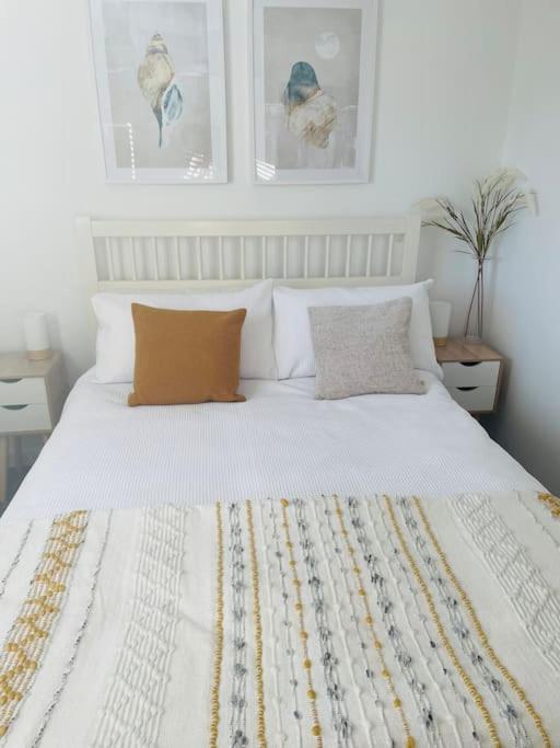 Salt Yard Apartment, Parking and Terrace, Whitstable