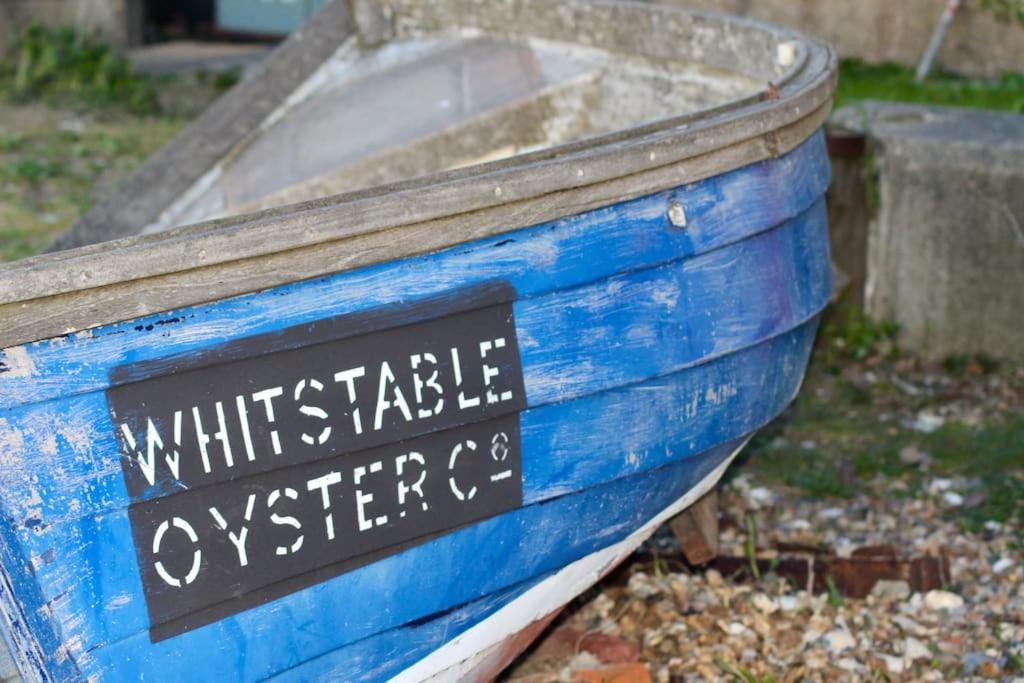 Salt Yard Apartment, Parking and Terrace, Whitstable