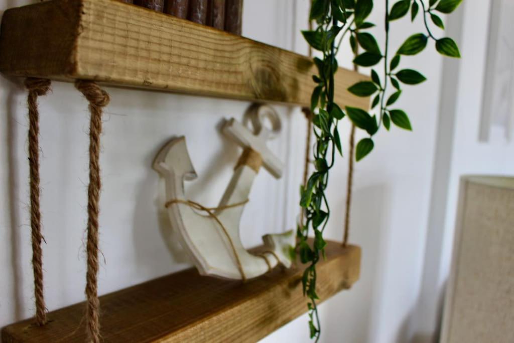 Salt Yard Apartment, Parking and Terrace, Whitstable