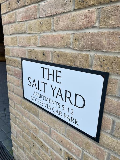 Salt Yard Apartment, Parking and Terrace, Whitstable